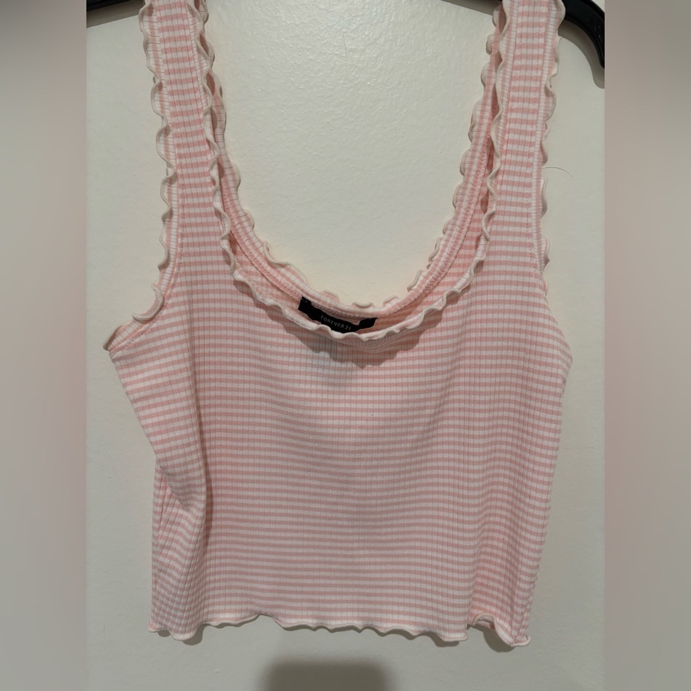 Forever 21 Pink Ruffle Top size medium - Picture 2 of 5